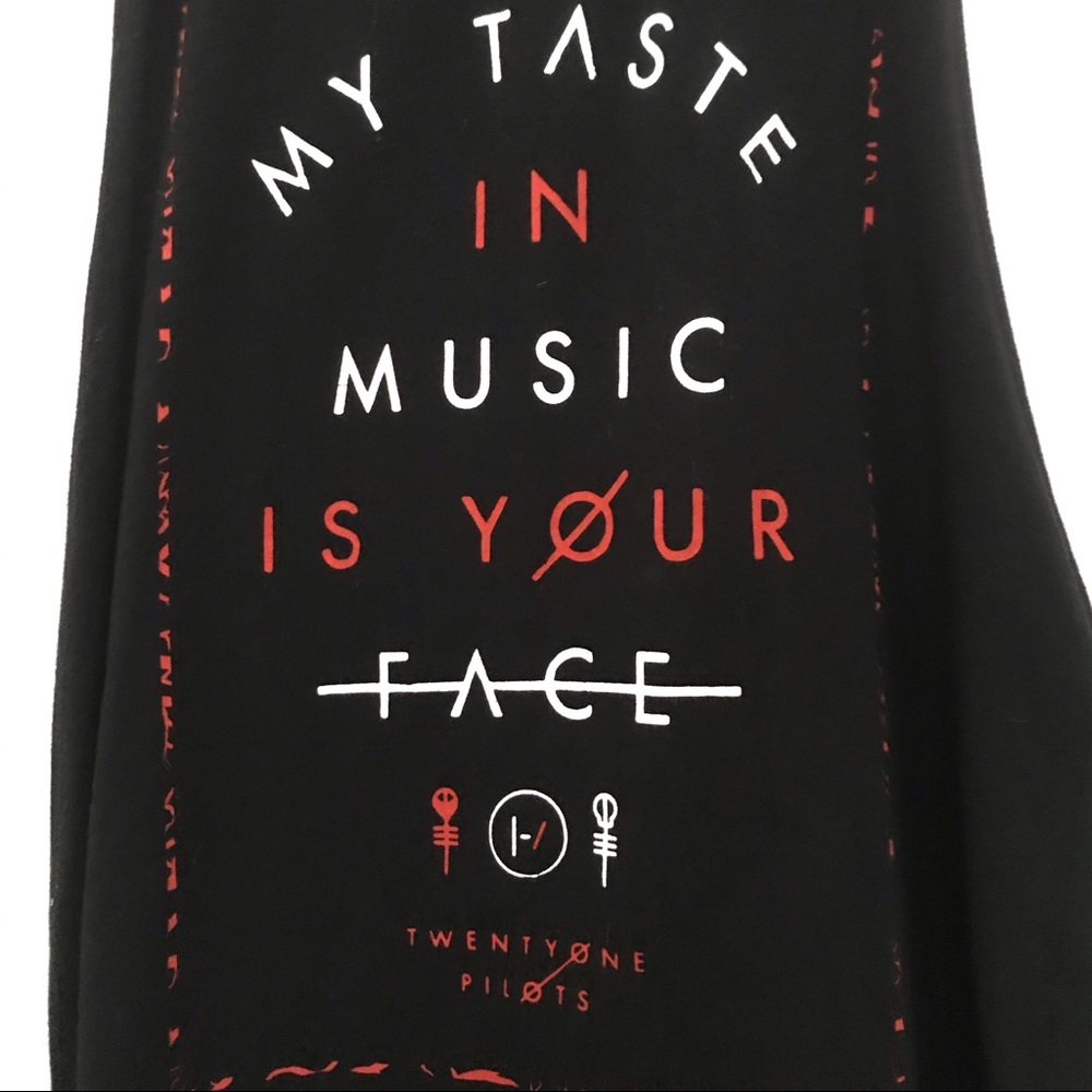 21 pilots black muscle tee